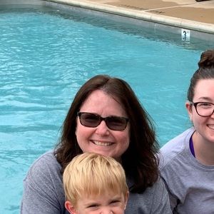 Meet your Posher, Lori